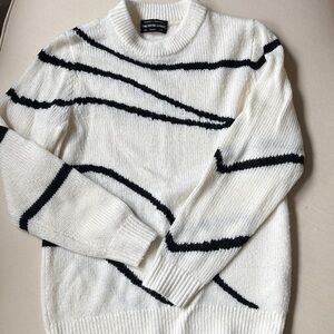 The Fifth Label White Sweater with Black Abstract Stripes